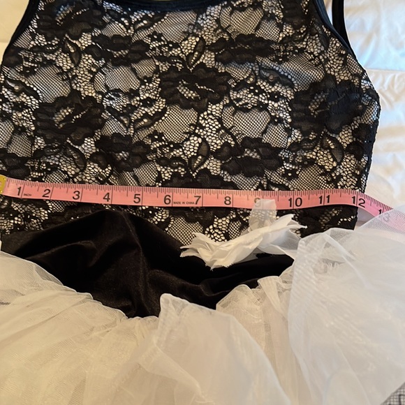 Ballet Dance dress black and white with matching flower barrette - Picture 4 of 6